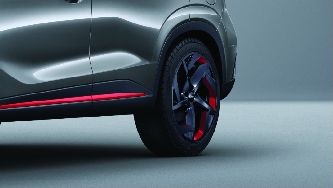 Mâm xe 18 inches thiết kế 2 màu tương phản thể thao